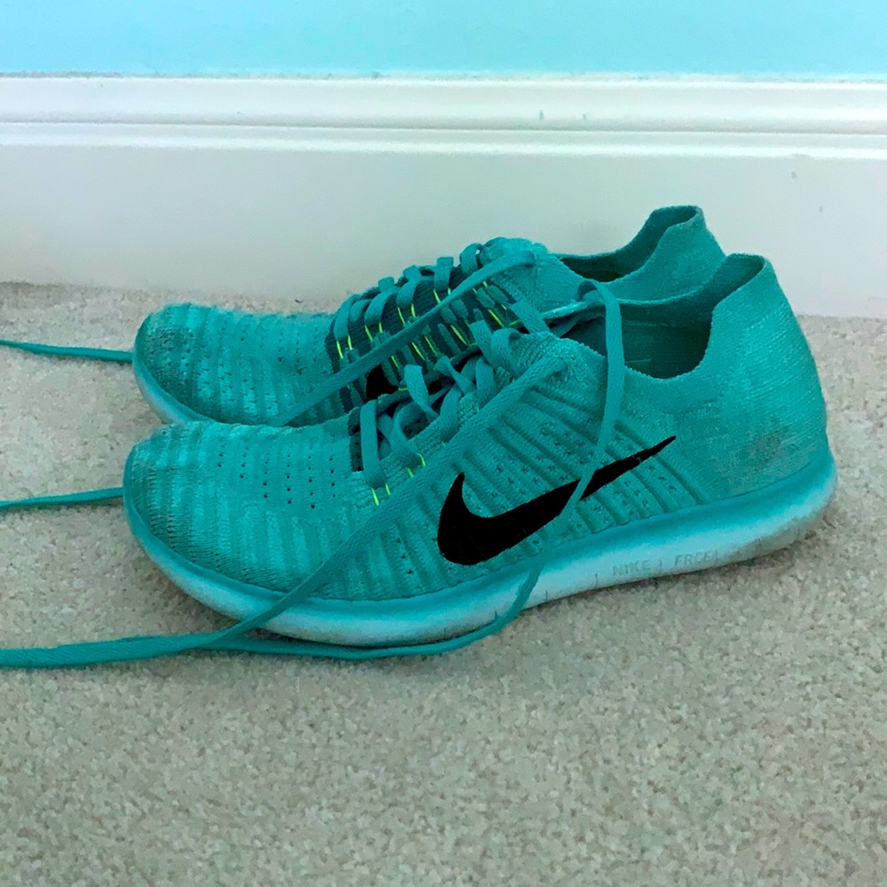 Women’s Nike shoes